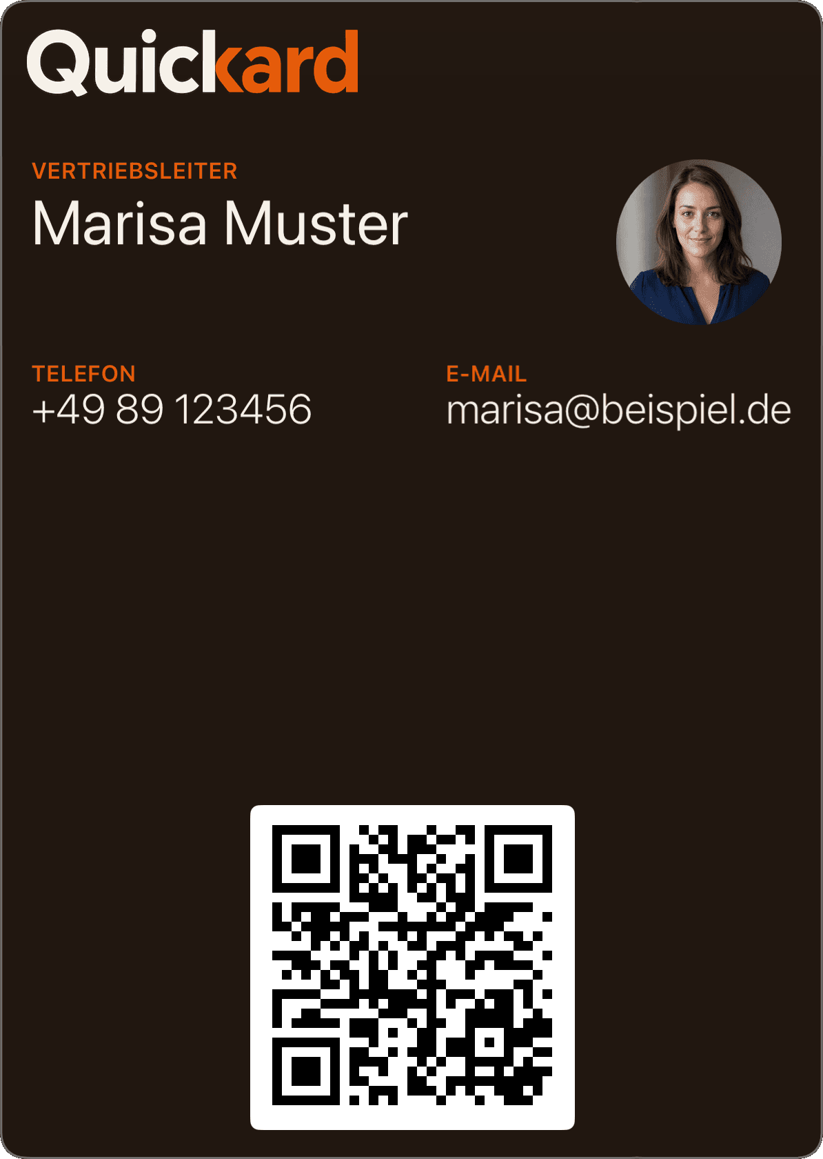 Apple-Wallet-Visitenkarte von Marisa Muster in der Farbwelt Espresso